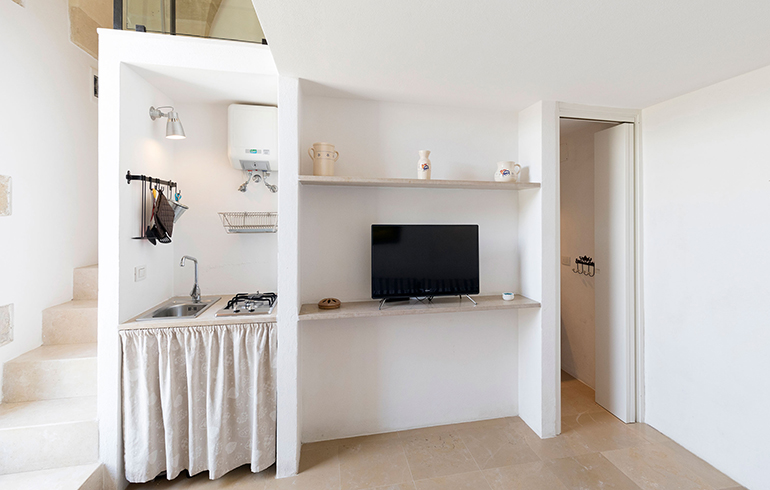 la pagghiara masseria specchiulla cucinino